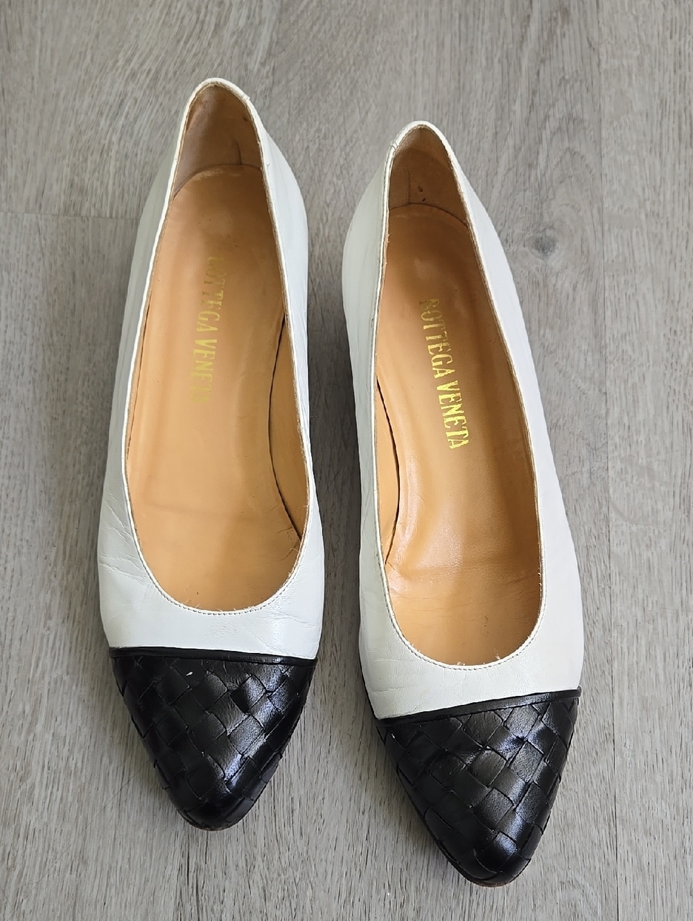 Bottega Veneta Two-Tone White Leather Heels with Black Woven Toe Size 7½